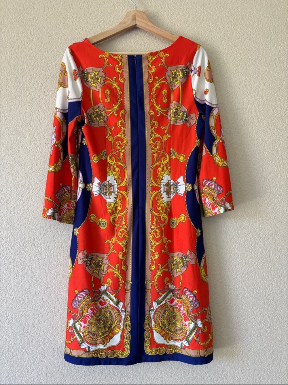 Julie Brown Baroque Print Shift Dress in White, Navy & Orange. Size M - Picture 2 of 3